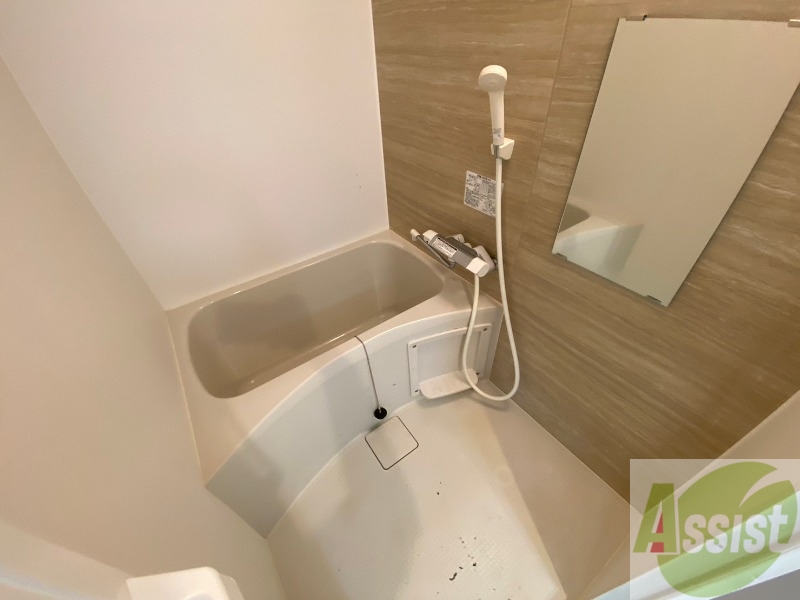 バス・シャワールーム　お風呂になります。一日の疲れを癒してくださいね。