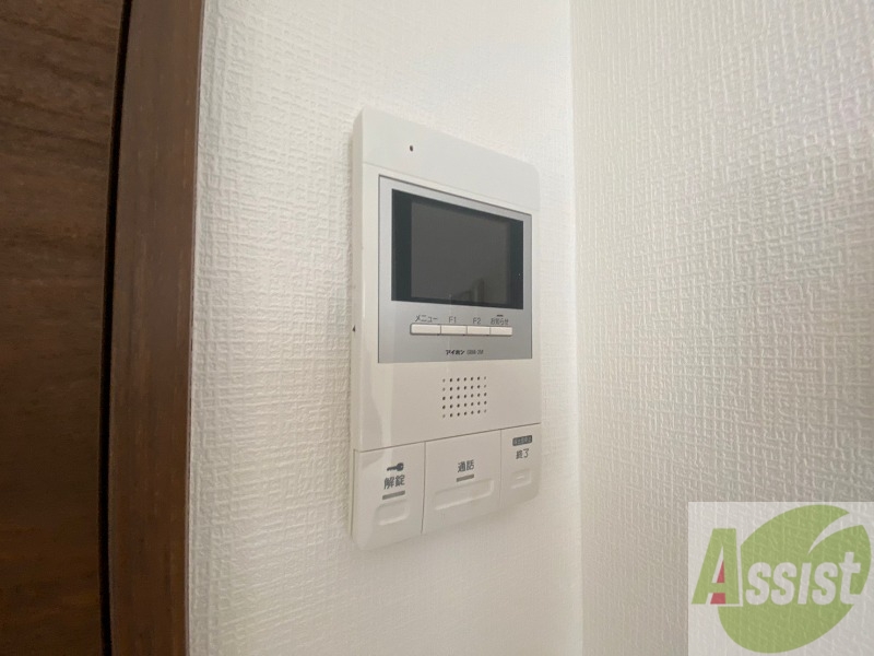 セキュリティ　ＴＶモニター付インターホンです。来客者の顔が見えるので安心！