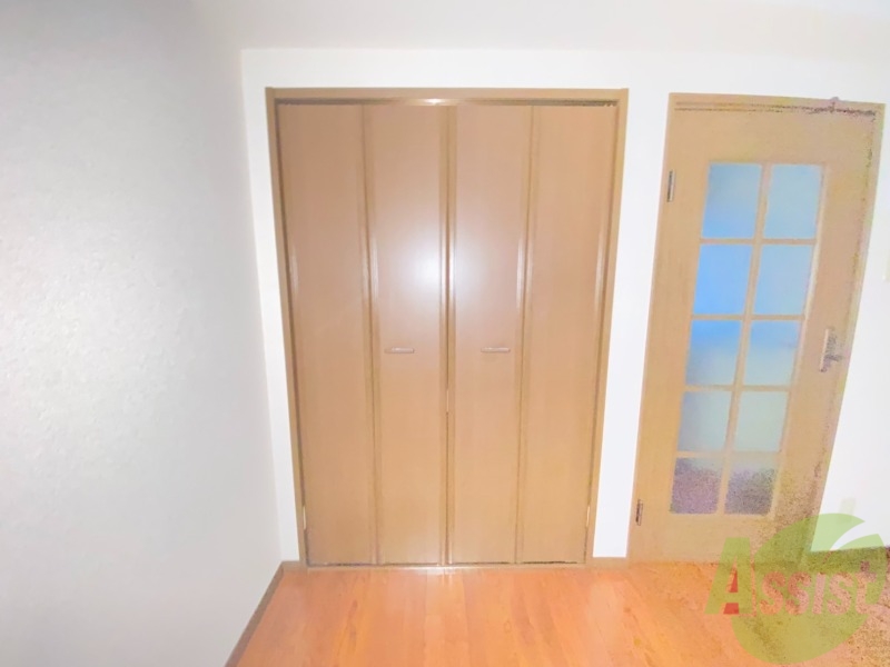 収納　収納がありました。お洋服や荷物はここへ。