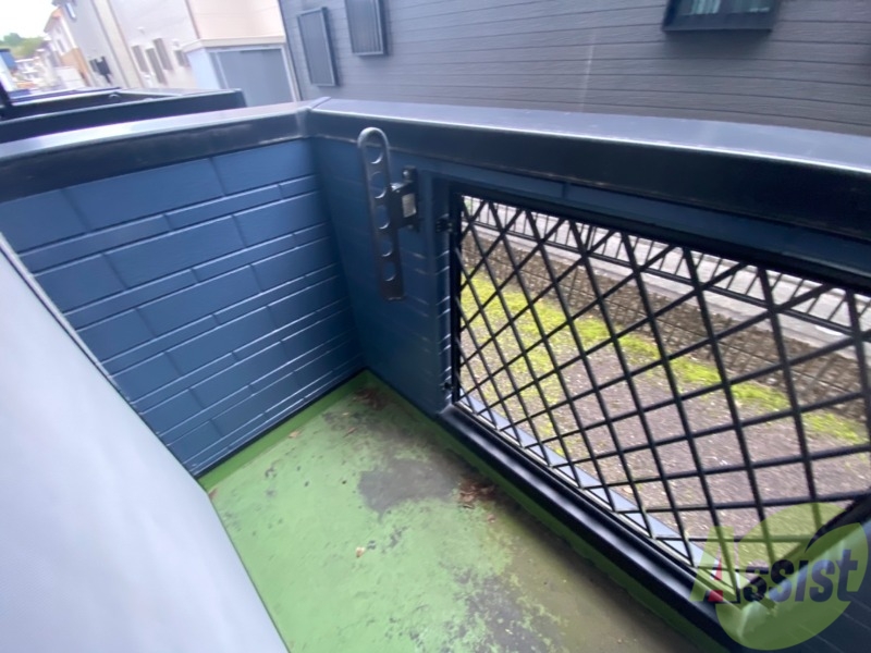 バルコニー　こちらはバルコニー。洗濯物が干せるようになっています。