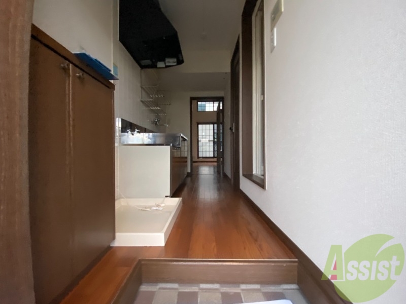 玄関　玄関からの様子を撮影してみました。動線になります。