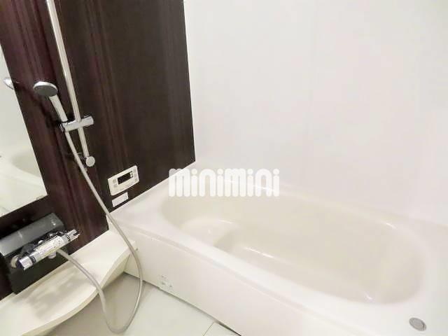 バス・シャワールーム　追い焚きバス、浴室乾燥機