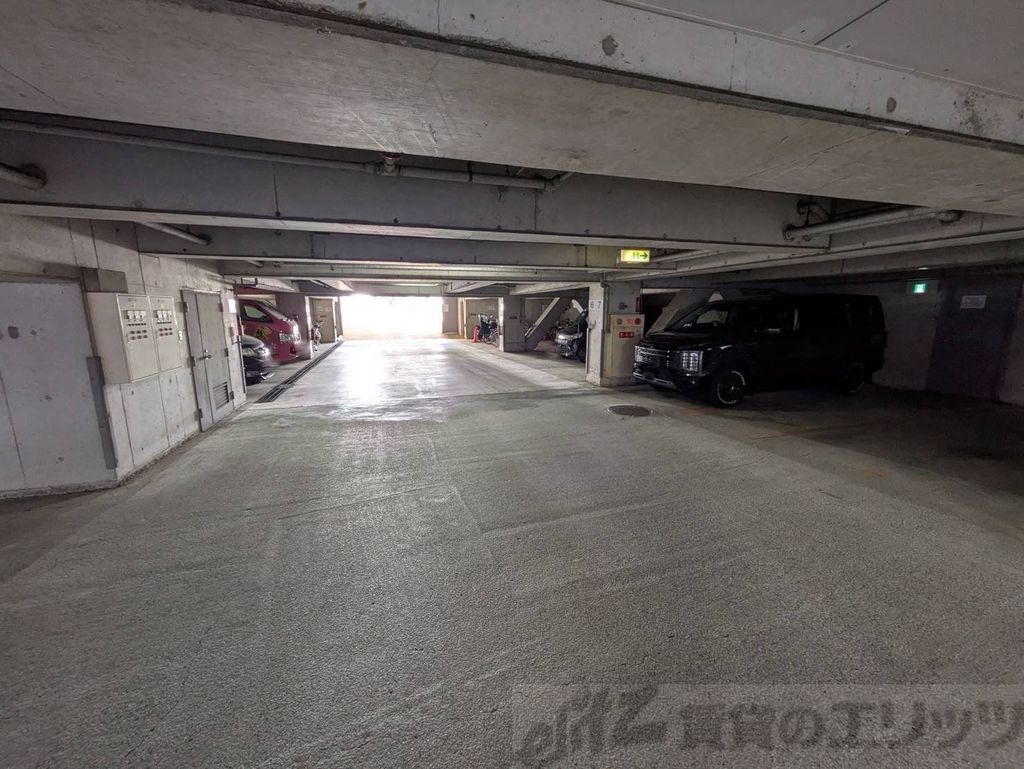 駐車場　駐車場