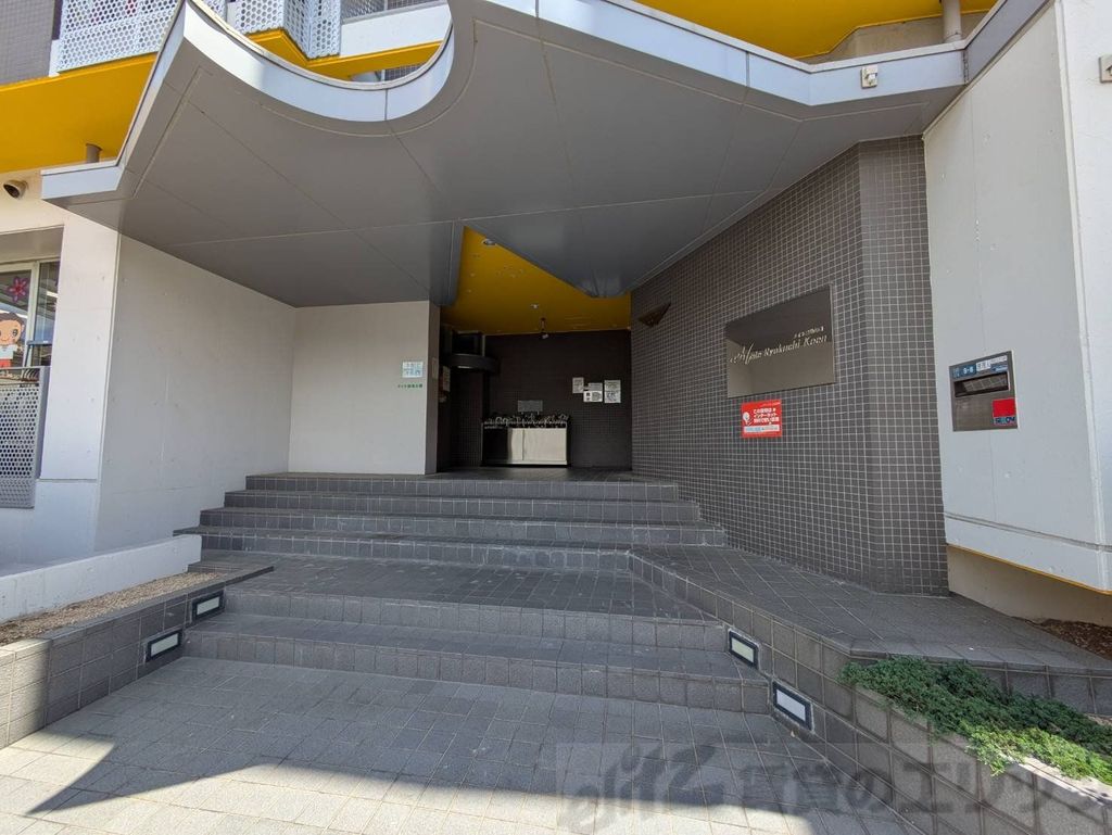 エントランス　エントランス