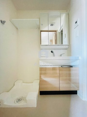 洗面設備　同マンション別部屋　参考写真