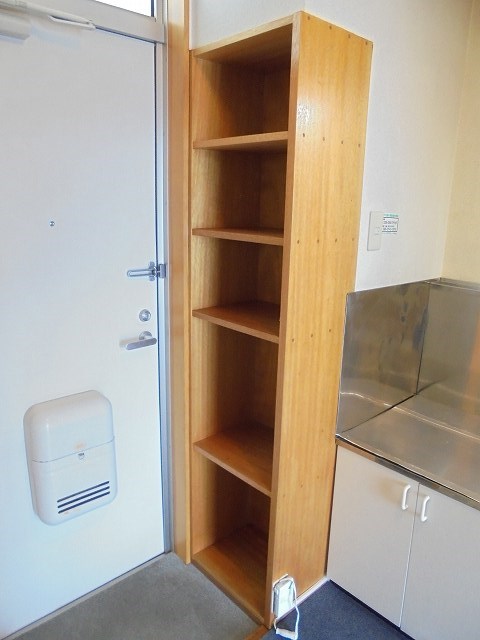 玄関　写真は203号室です（参考）