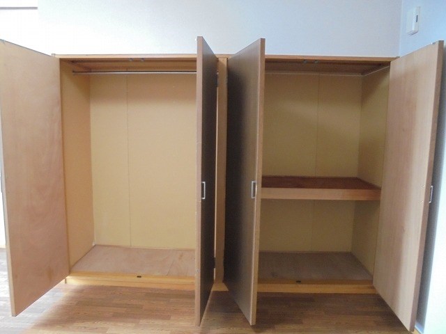 収納　写真は203号室です（参考）