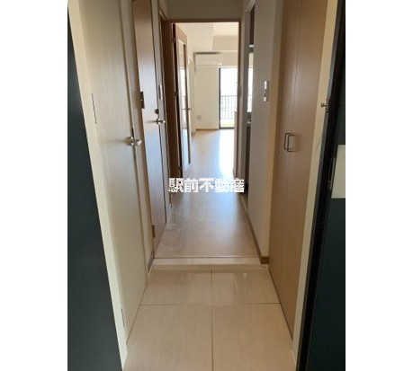 玄関　玄関から室内方向