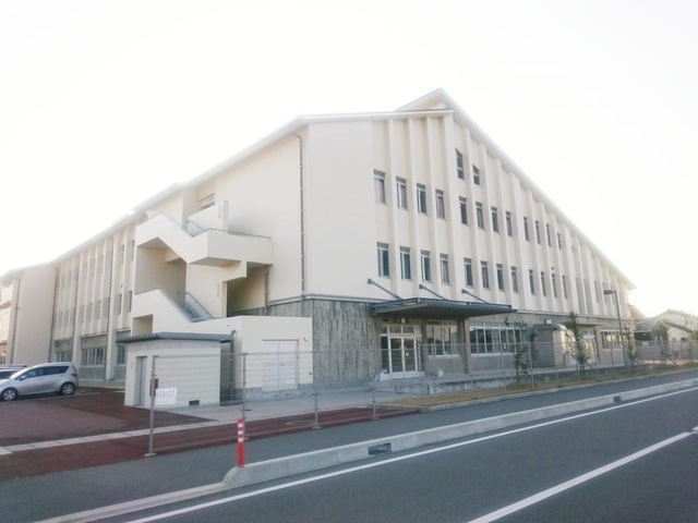 中学校　第一中学校（中学校）まで100m