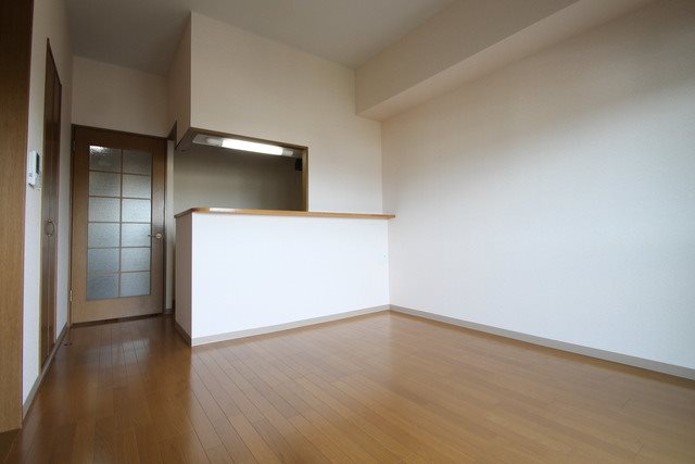 居室・リビング　同建物の別部屋の写真