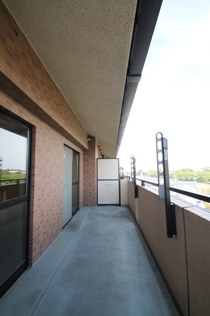 バルコニー　同建物の別部屋の写真