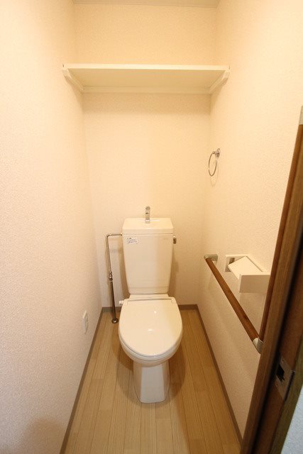 トイレ　同建物の別部屋の写真