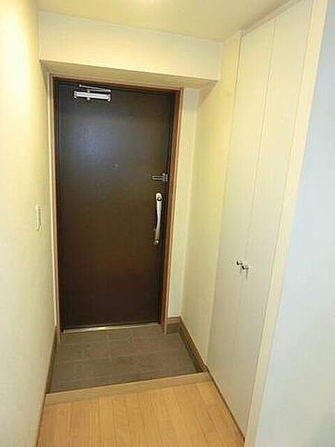 玄関　プレール・ドゥーク早稲田　新宿区早稲田鶴巻町