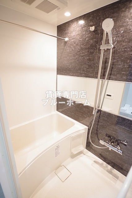 バス・シャワールーム　浴室乾燥機付きお風呂です！