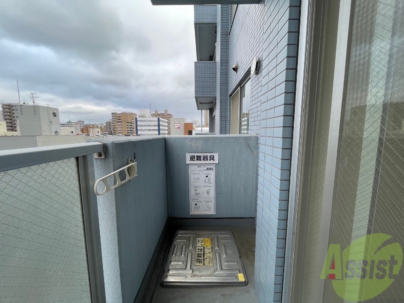 バルコニー　窓を開けると風通しも良く、気分も上がりそう！