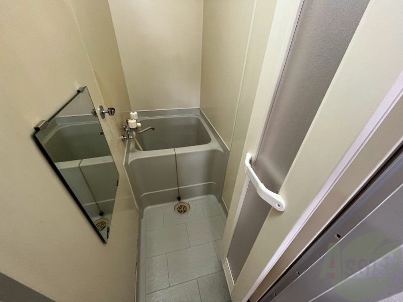 バス・シャワールーム　ユニットバスです。疲れを癒すのに欠かせませんね！