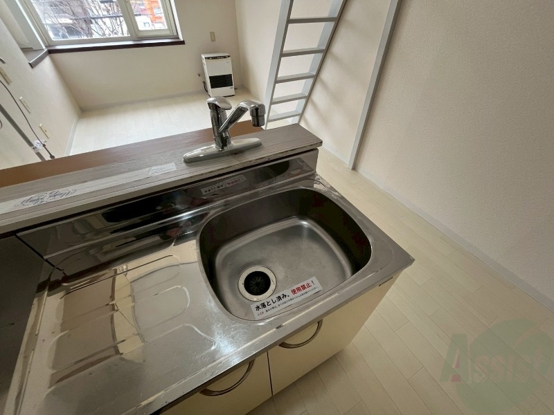 洗面設備　こちらに洗面台があります。朝の洗顔はこちらで。