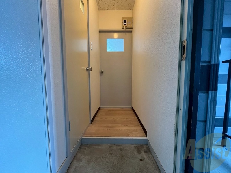 玄関　玄関の様子です。明るい印象ですね。気分もあがりそう。