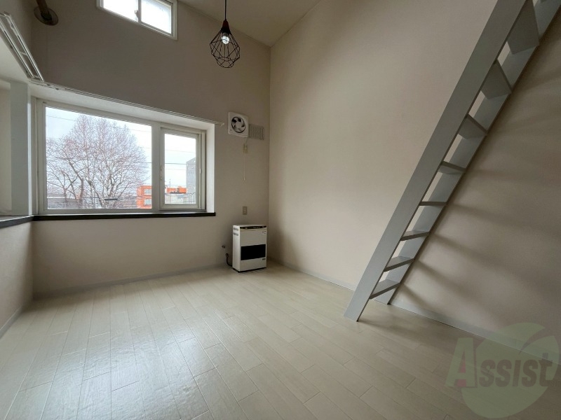 居室・リビング　広くてキレイなお部屋が広がっていて、充実した生活が送れそう。