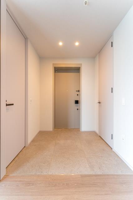 玄関　※写真は同タイプ住戸です。