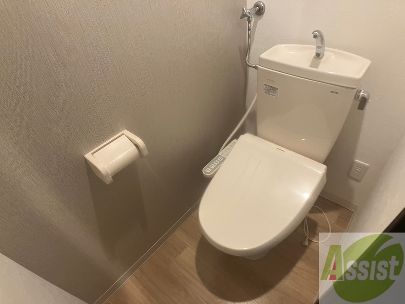 トイレ　シャワートイレになっているので快適です！