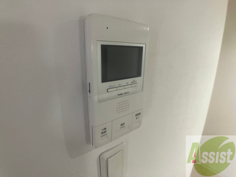 その他設備　ＴＶモニター付インターホンです。来客者の顔が見えるので安心！