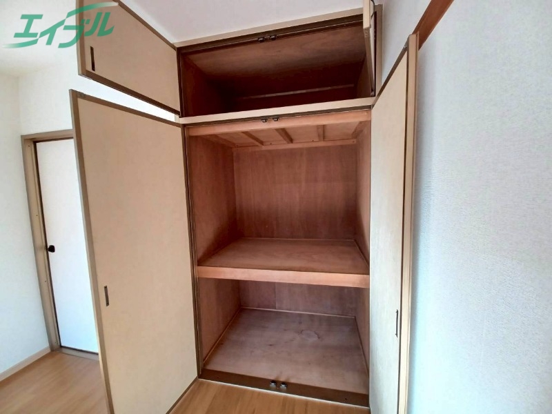 収納　同型参考写真