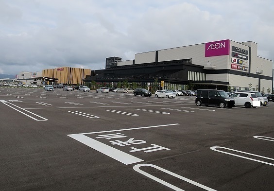 ショッピングセンター　イオンモール新小松（ショッピングセンター）まで4900m