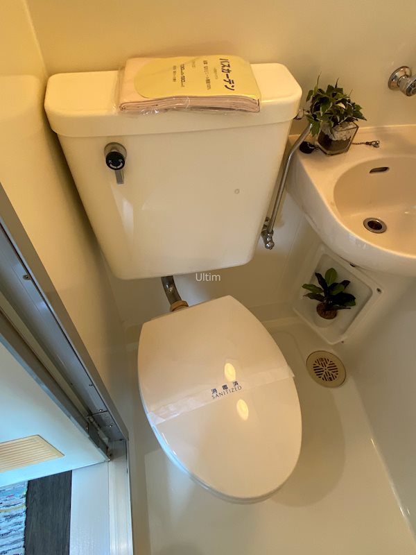 トイレ　別部屋の写真です