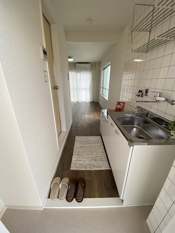 玄関　別部屋の写真です