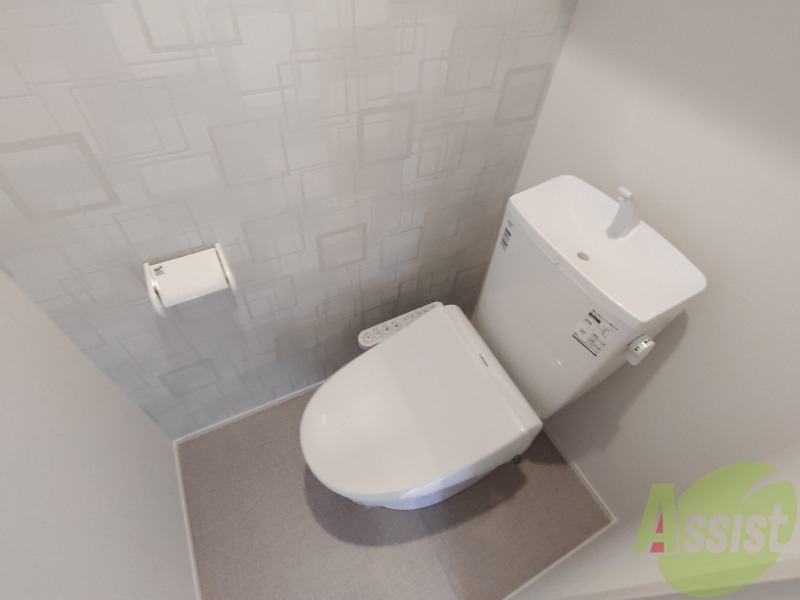 トイレ　トイレは便利なウォッシュレット機能が付いています。