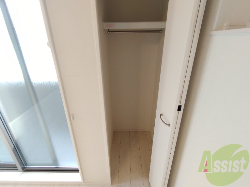 収納　収納はこちらのクローゼットをお使いください。