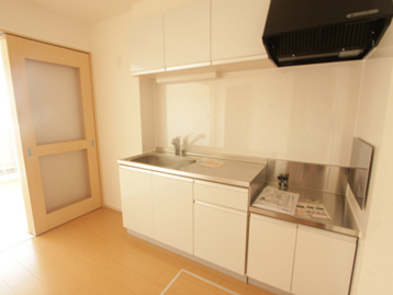 キッチン　オープンキッチンで空間を自由に使えます♪