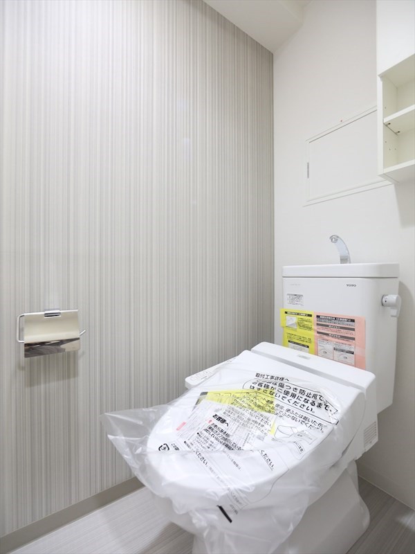 トイレ　温水洗浄便座付トイレ