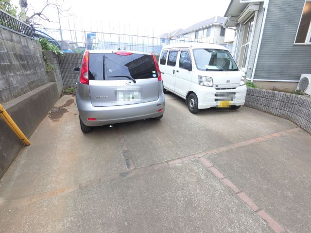 駐車場　※小型車限定　サイズ要確認