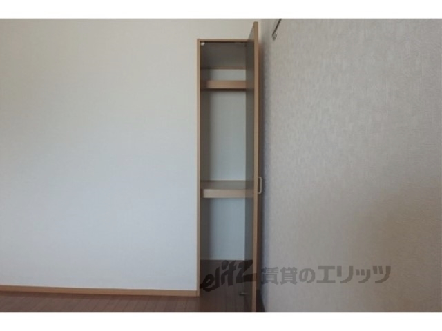 収納　洋室収納