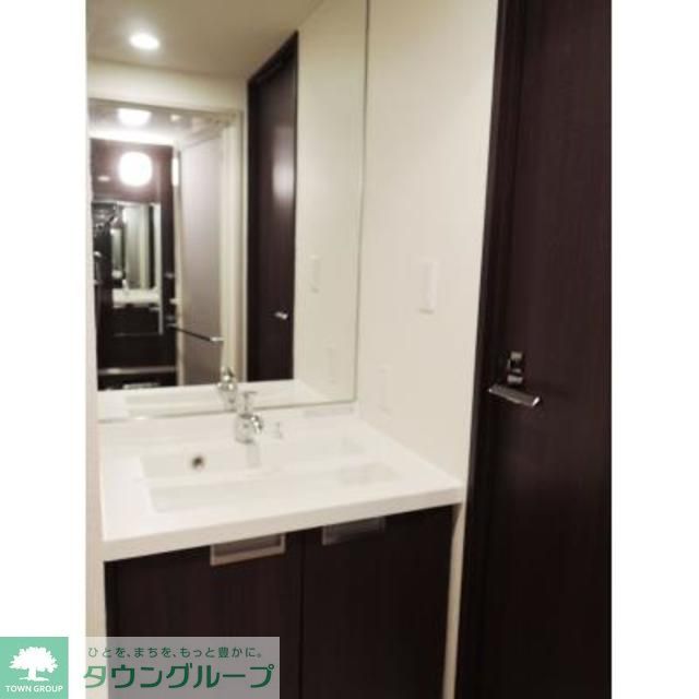 洗面設備　※写真は同タイプ住戸です。