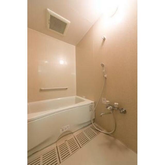 バス・シャワールーム　追い焚き機能付きバス。