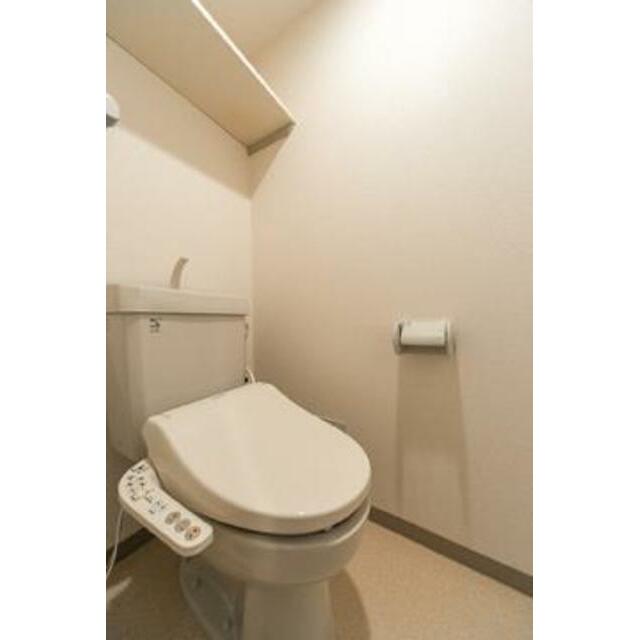 トイレ　温水洗浄便座。