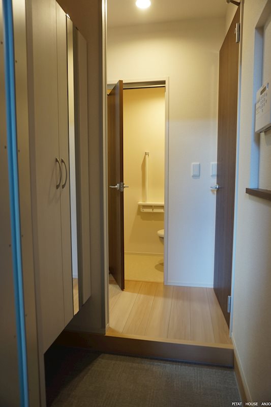 玄関　参考写真