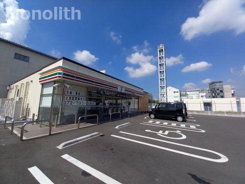 コンビニ　セブンイレブン 堺若松台3丁店（コンビニ）まで658m