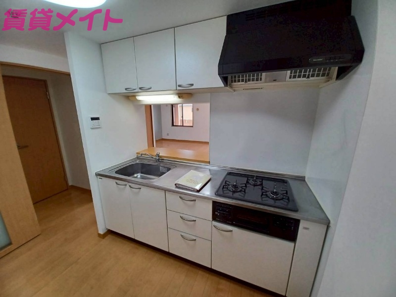 キッチン　同物件別室画像