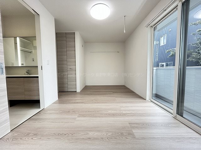 居室・リビング　※写真は106号室のものです。（参考）