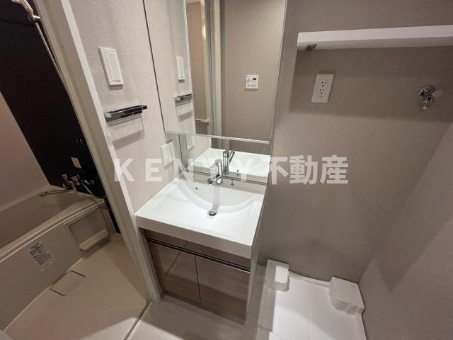 洗面設備　スペースが確保できる洗面所です