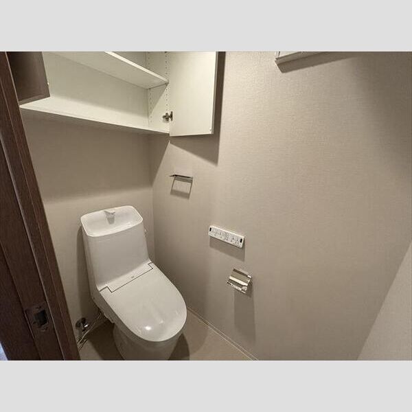 トイレ　ウォシュレット付きのトイレです♪