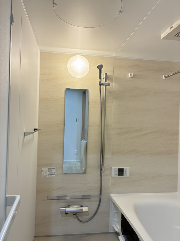 バス・シャワールーム　ゆったり過ごせるお風呂です