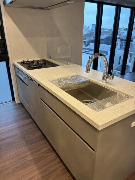 キッチン　コンパクトなキッチンで掃除もラクラク