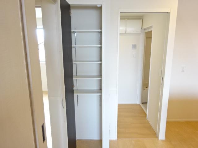 玄関　パントリー