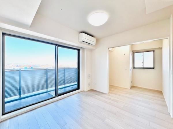 居室・リビング　☆明るい居間☆