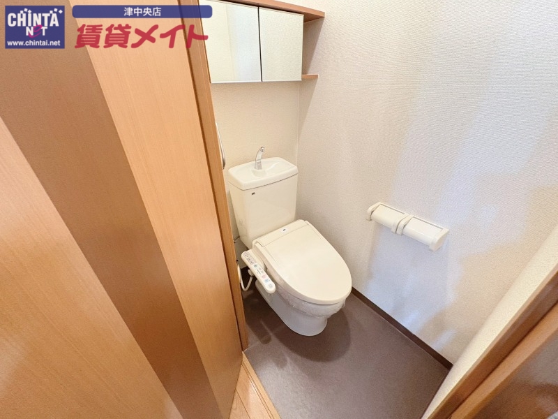 トイレ　同物件別室画像